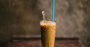 Weź 3 składniki i kostki lodu. Łatwo zrobisz mrożoną kawę jak z najlepszej kawiarni