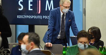 Awantura na komisji, obrady odroczone. "Doszliśmy do granic absurdu"