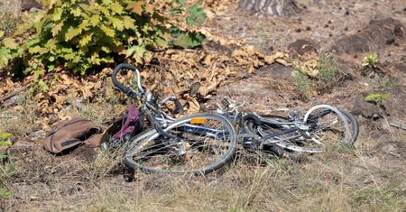 Kolonia Borowiecko. Samochód potrącił rowerzystę. 17-latek nie żyje