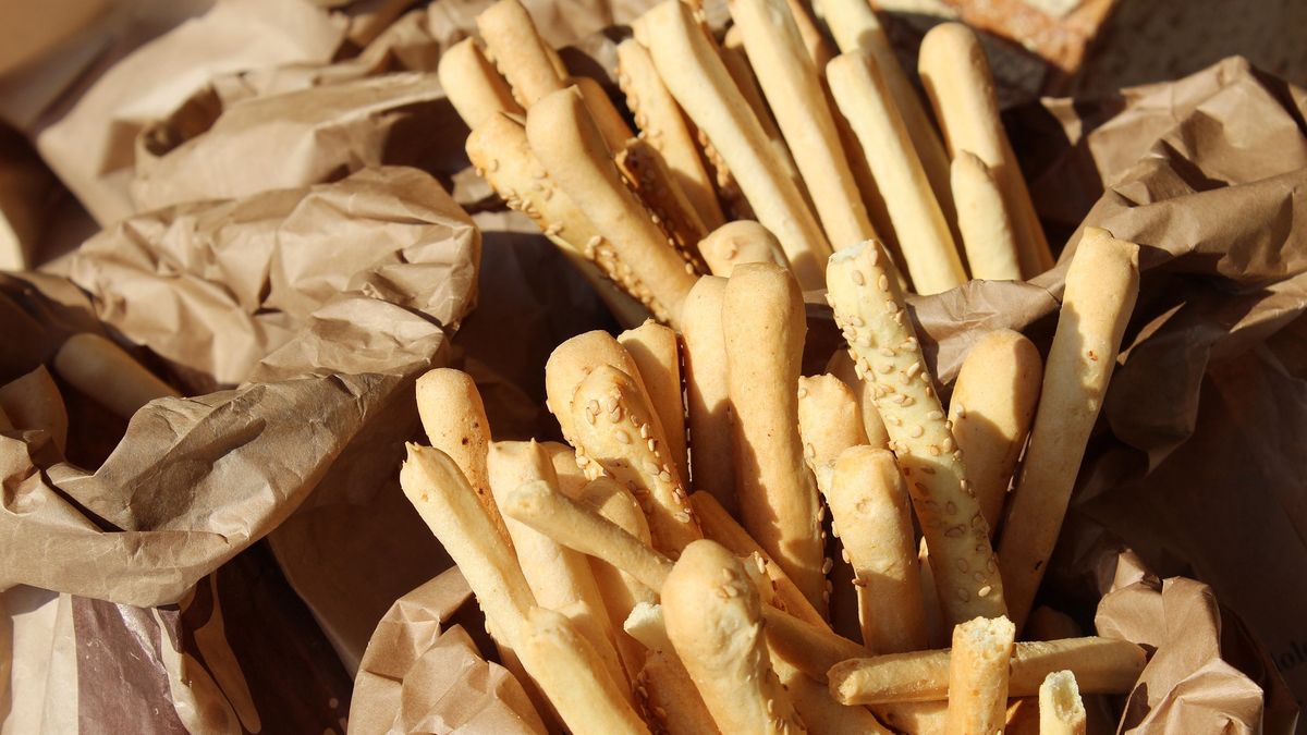 Domowe paluszki są o wiele zdrowsze od tych kupionych w sklepie.