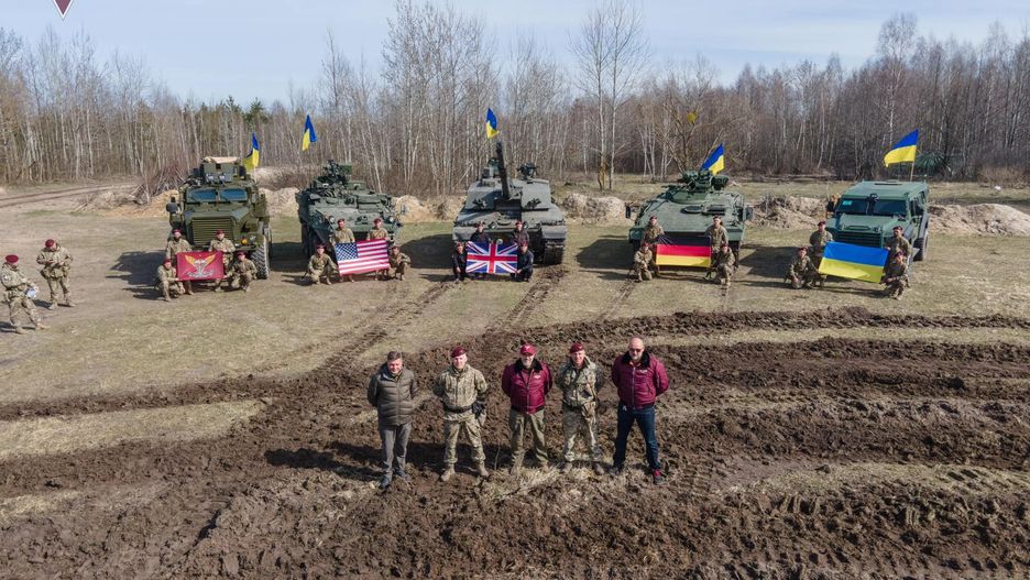 Pancerna pięść Zachodu w Ukrainie.