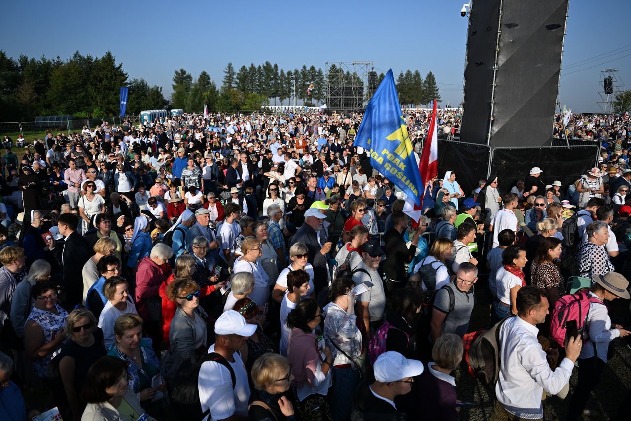 Gigantyczny tłum na mszy w Polsce. Pierwsza taka sytuacja w historii Kościoła