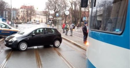 Tak zaparkował auto. Ludzie wciąż pytają, dlaczego dali mu mandat