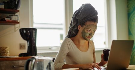 Jak odpowiednio zadbać o naszą skórę? Dermatolożka wyjaśnia