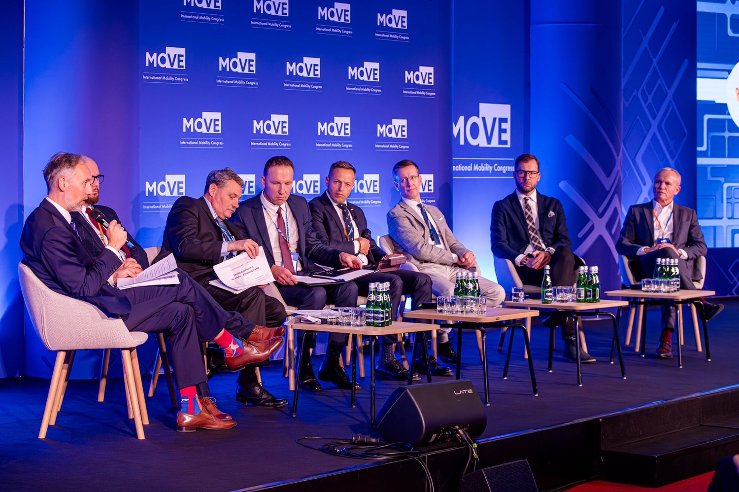 Debata "MOVING the Heavy Haulage Ahead".