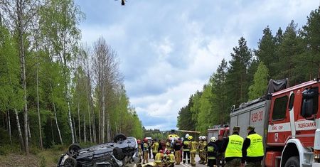 W pięcioosobowym aucie przewoził 10 cudzoziemców. Doszło do tragedii
