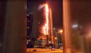 Gigantyczny pożar w centrum Dubaju. Cały wieżowiec w ogniu