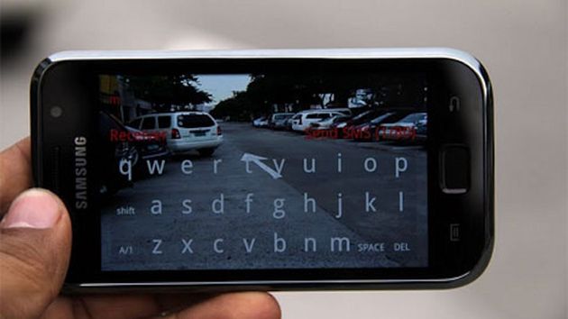 Jak nie wybić sobie zębów w czasie pisania sms-ów na spacerze? 1