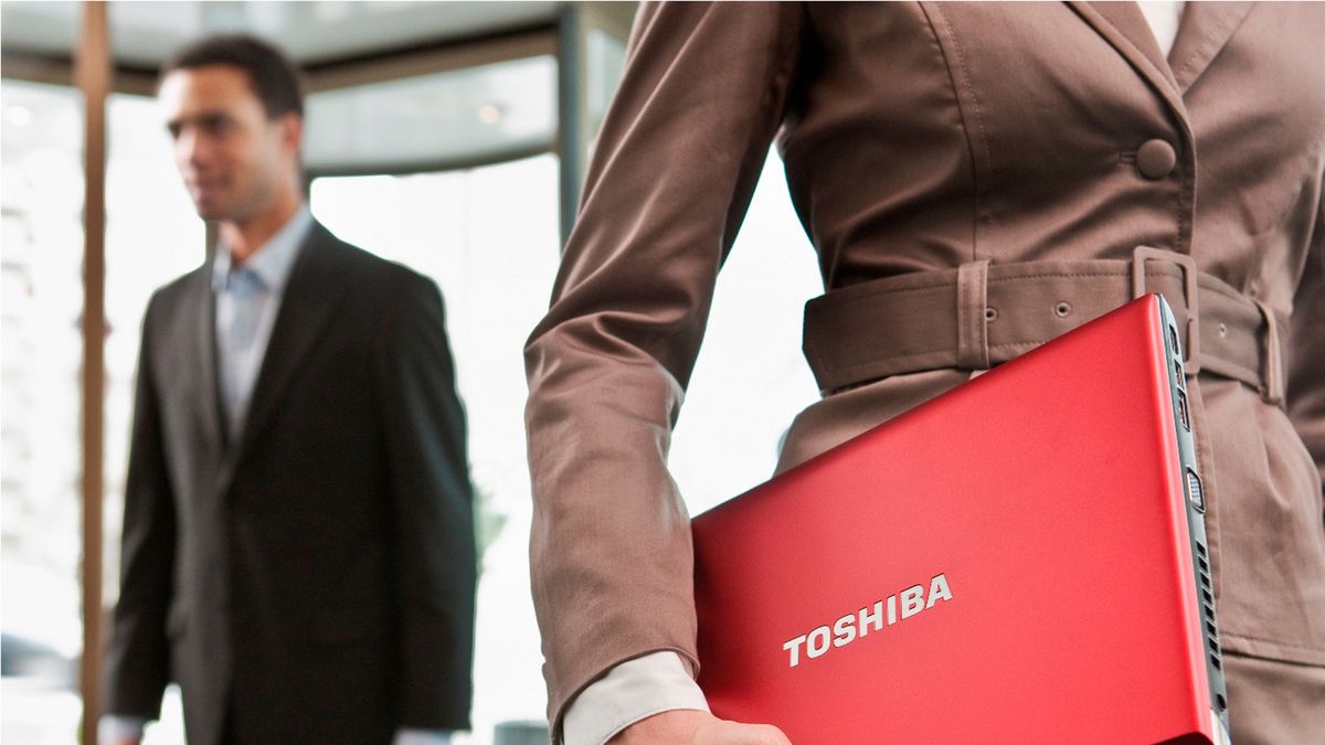 Toshiba R800 - dla każdego coś dobrego 1