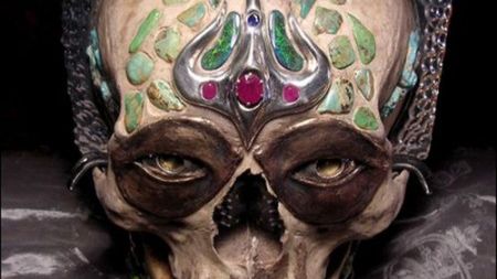 Przerażająca kamera otworkowa z ludzkiej czaszki 1