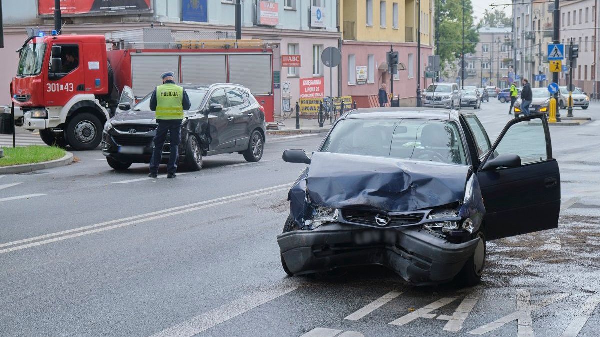 Wypadek na skrzyżowaniu ul. Lipowej i ul. Sztajna