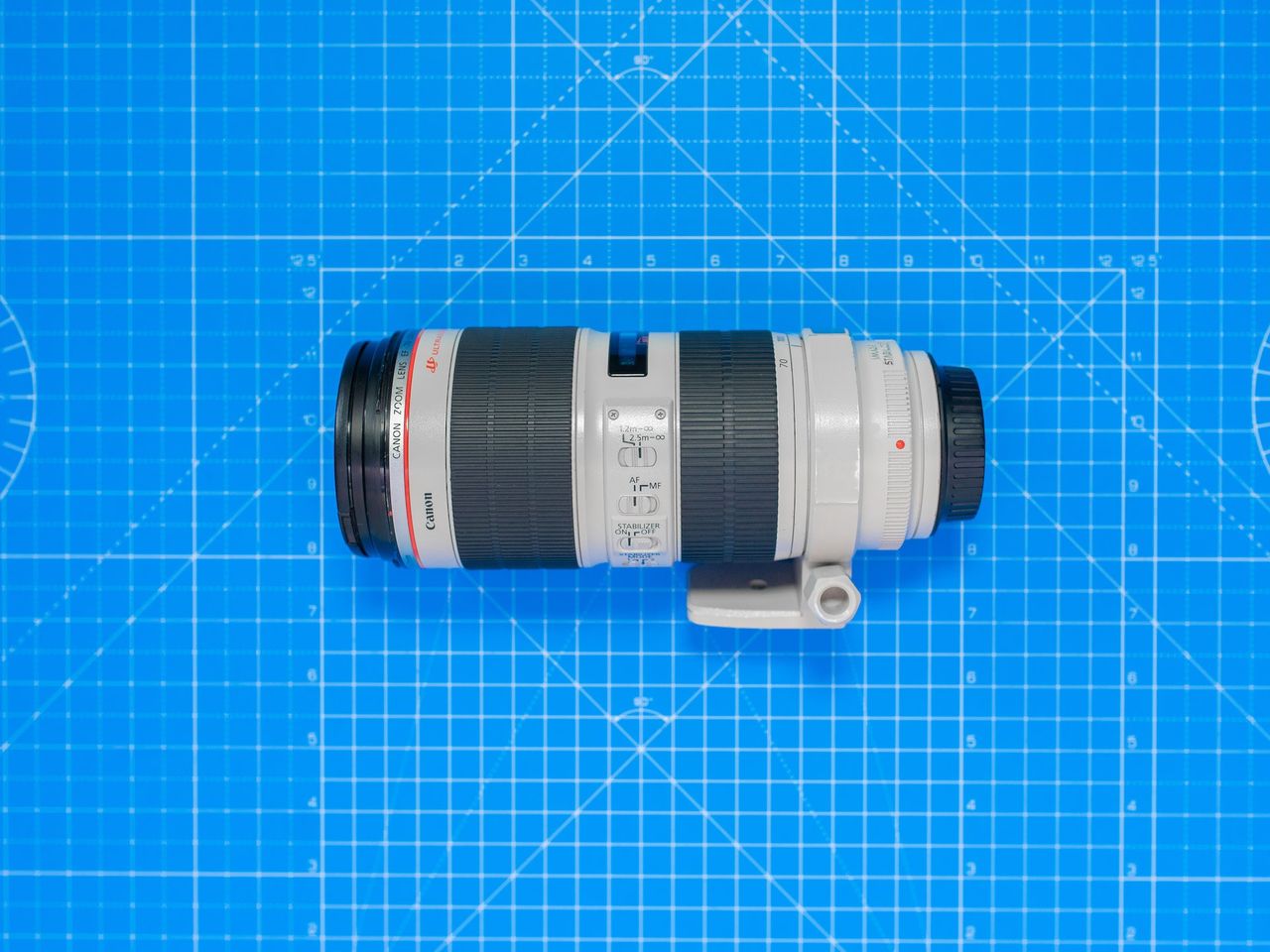 Canon patentuje obiekty RF 100-300 mm f/2.8 z telekonwerterem x1.4.