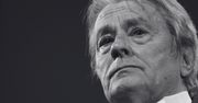 Alain Delon zostanie pochowany obok pięćdziesięciu psów. Podano szczegóły