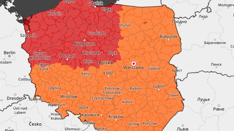 Najwyższy stopień ostrzeżeń IMGW. Wichura nie ustępuje 