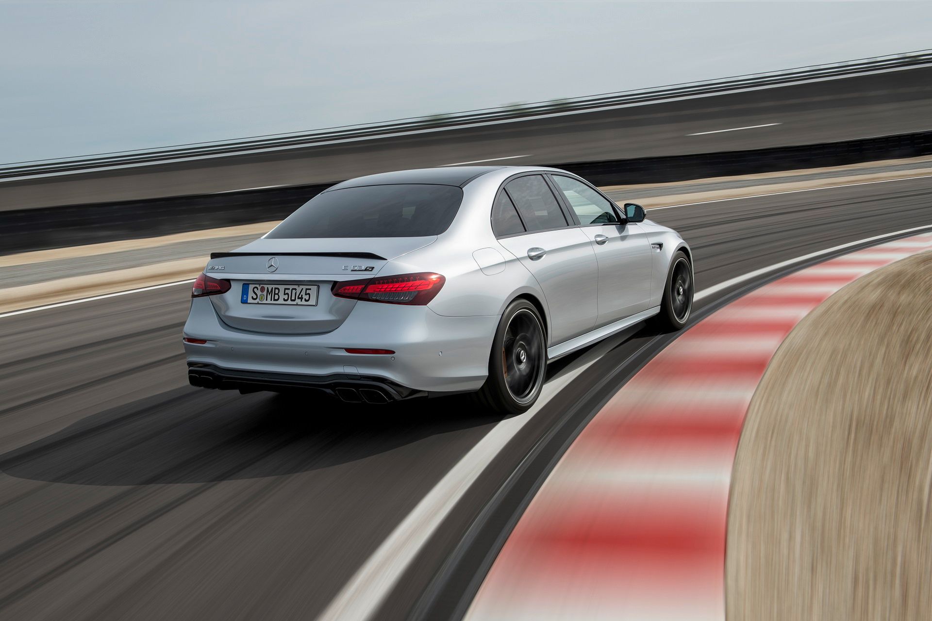 Mercedes-AMG E63 S 4MATIC+ (2020) (fot. Daimler AG)