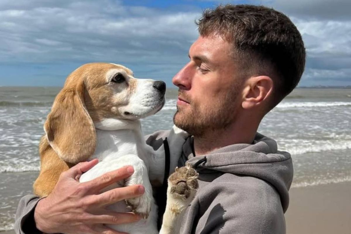 Gwiazdor wyrzucony z klubu. Wybrał szukanie psa