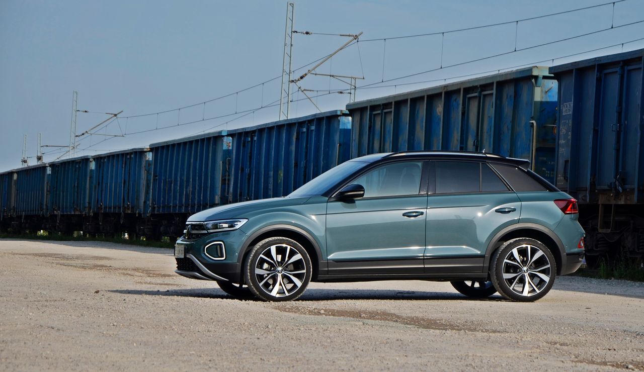 VW T-Roc to w praktyce kompakt, ale jest pozycjonowany w segmencie SUV-C