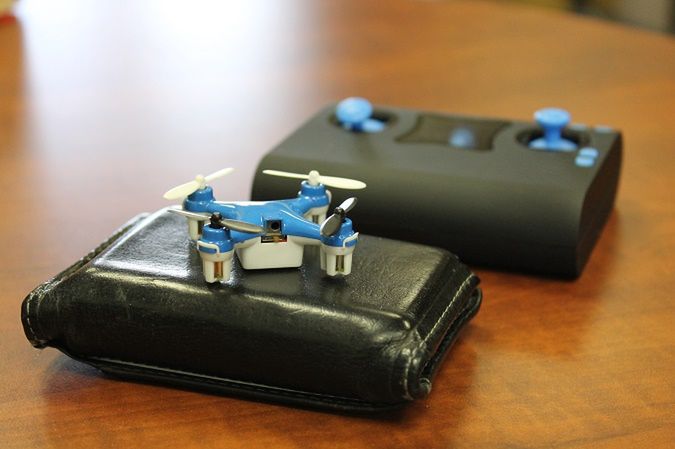 Wallet Drone: dron, który zmieści się w kieszeni. Coraz bardziej absurdalne pomysły twórców