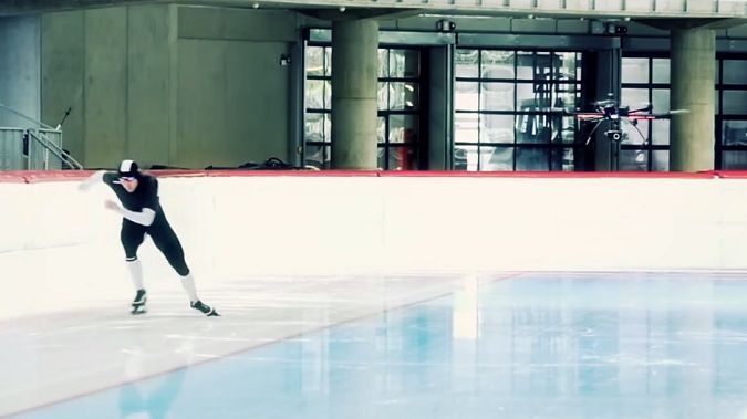 FIlm dnia: Człowiek kontra maszyna - starcie kolejne. Łyżwiarz ściga się z dronem! 1