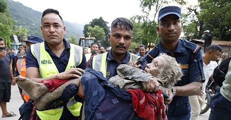 Dramat w Nepalu. Wśród zaginionych setki turystów