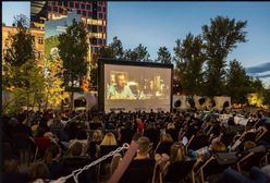 Warszawa. Kino plenerowe 2020. Gdzie obejrzymy film pod chmurką?