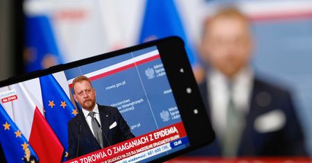 Do kiedy maseczki? Obowiązek będzie zniesiony. Ważna zapowiedź Łukasza Szumowskiego