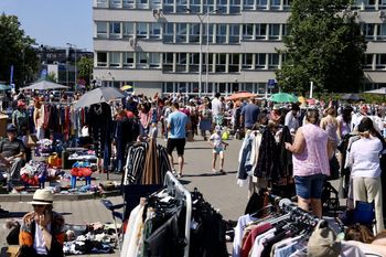 Ta garażówka podbija Warszawę. Tu w niedzielę można kupić prawdziwe skarby