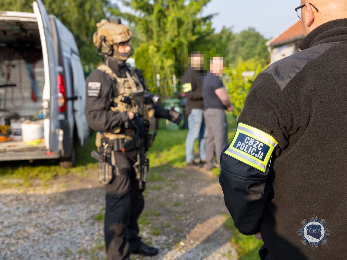 Podszywali się pod światowe firmy i wyłudzali miliony. CBZC rozbija groźny gang cyberoszustów