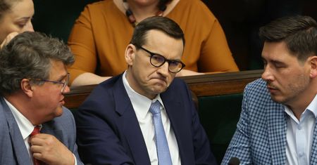 Unia nie wierzy w zapewnienia PiS. Dziura w finansach Polski będzie rosła
