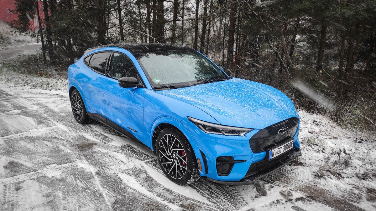 Elektryczny Mustang sprzedaje się lepiej, niż sądzili internetowi hejterzy