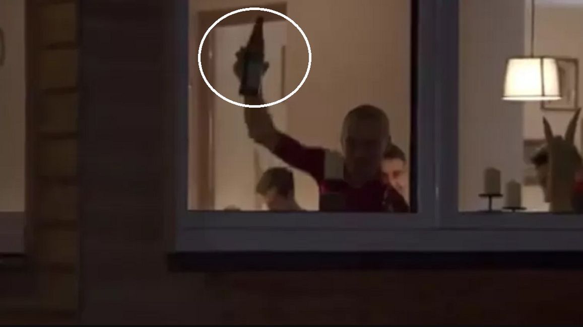 Piotr Żyła pozdrawia dzienniakarzy