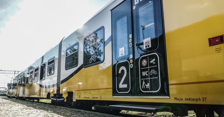Wrocław. Ponad 9,1 mln pasażerów wybrało Koleje Dolnośląskie. Widać efekt pandemii COVID-19
