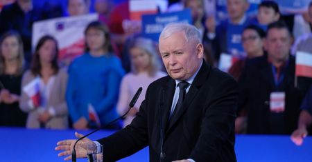 Jarosław Kaczyński na wakacjach. Jego kuzyn ma dla niego radę