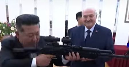 Karabin od Łukaszenki. Reakcja Kim Dzong Una