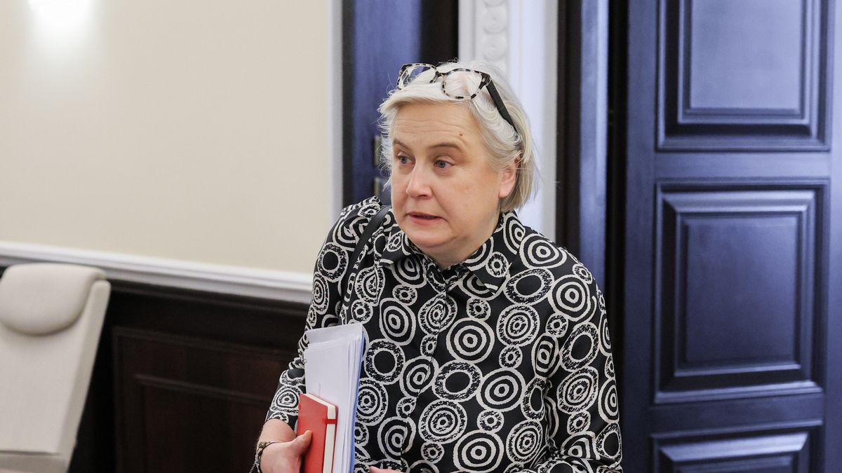 Marzena Czarnecka
Warszawa, 20.02.2024. Minister przemys�u Marzena Czarnecka przed posiedzeniem rz�du, 20 bm. w KPRM w Warszawie. Rz�d na posiedzeniu zajmie si� m.in. projektem zak�adaj�cym przed�u�enie wakacji kredytowych na 2024 rok. (sko) PAP/Pawe� Supernak
Pawe� Supernak
kprm, polityk polityka, posiedzenie, rada ministr�w, rz�d, rz�du, kancelaria prezesa rady ministr�w, wakacje kredytowe