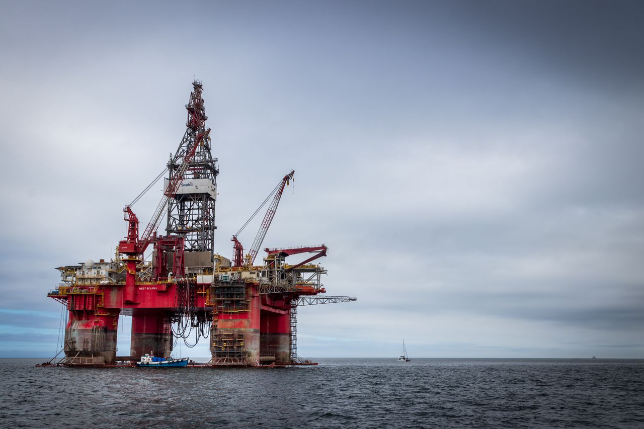 Oil prices surge amid sanctions and depleted US reserves