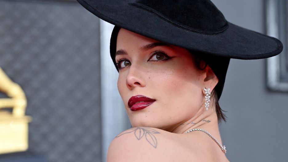 Halsey pokazała, jak wygląda jej ciało po ciąży