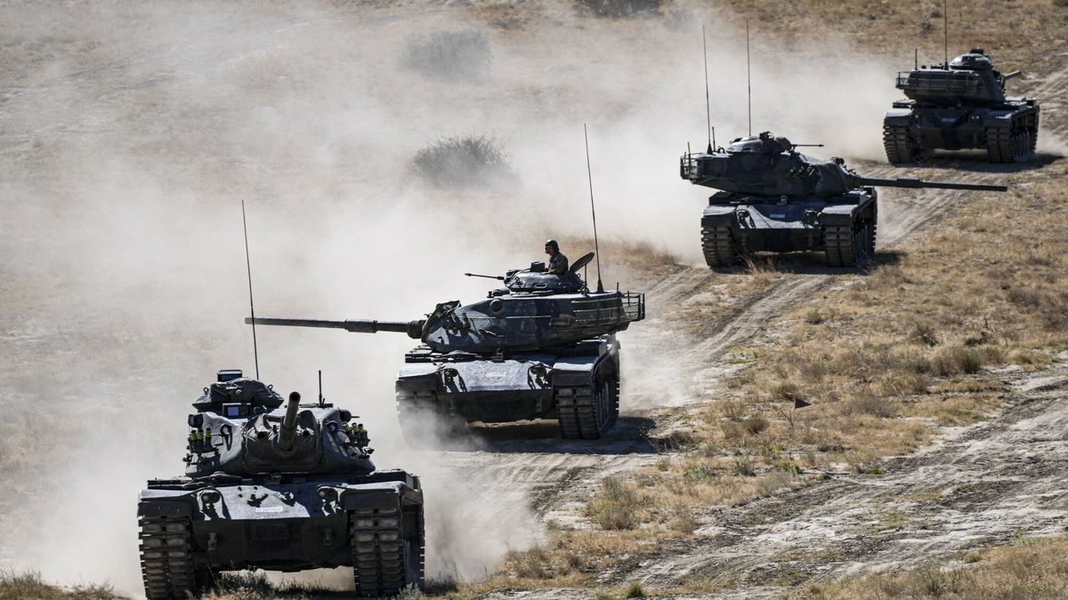 Na zdjęciu tureckie czołgi podczas ćwiczeń wojskowych pod Ankarą, sierpień 2024 roku