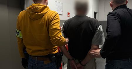 Przypadkiem zauważył, co się działo na podwórku. Od razu wezwał pomoc