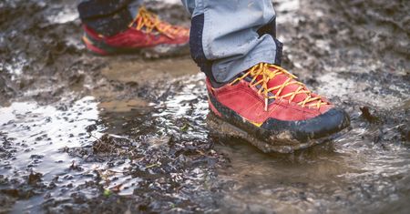 Spryskaj nim buty. Będą gotowe na śniegi i deszcze