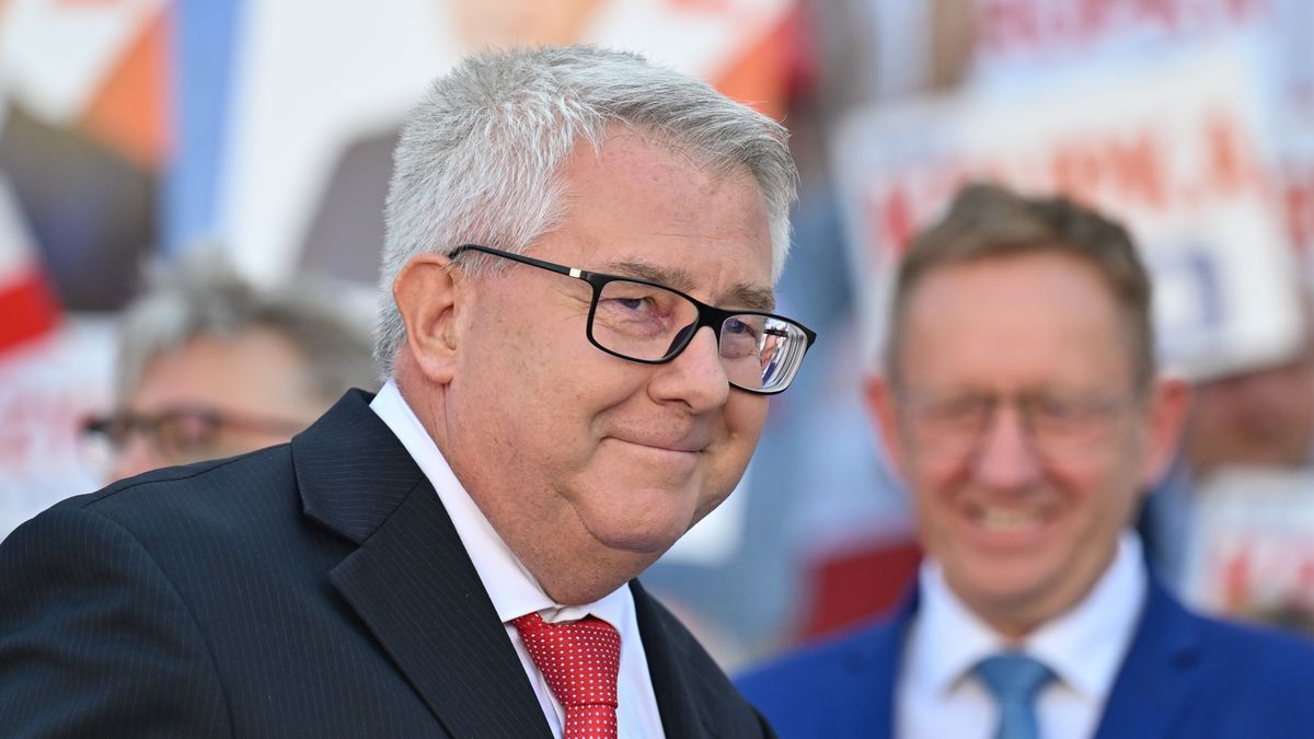 Ryszard Czarnecki ma usłyszeć zarzuty dotyczące "kilometrówek"