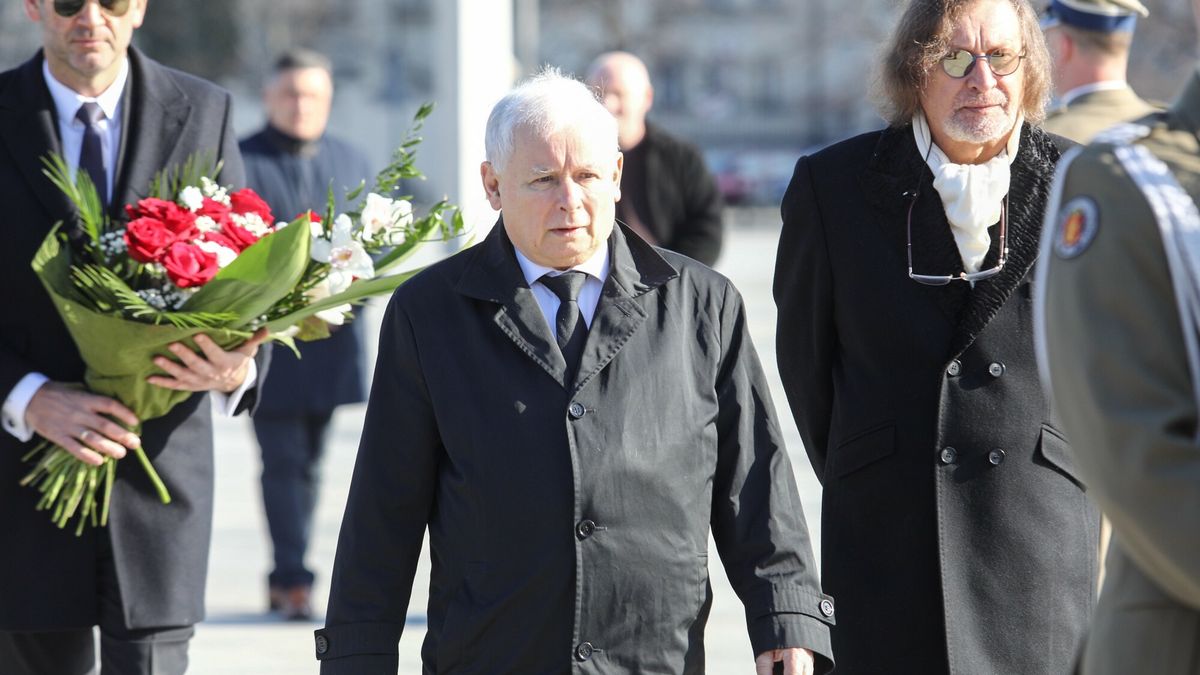 10. rocznica katastrofy smole?skiej
10.04.2020, Warszawa, Obchody 10. rocznicy katastrofy smolenskiej, fot Tomasz Jastrzebowski/REPORTER
n/z: Jaroslaw Kaczynski, Jan Maria Tomaszewski
Tomasz Jastrzebowski/REPORTER