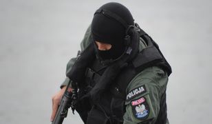 Szczecin. Antyterrorysta spadł z wysokości. Walczy o życie