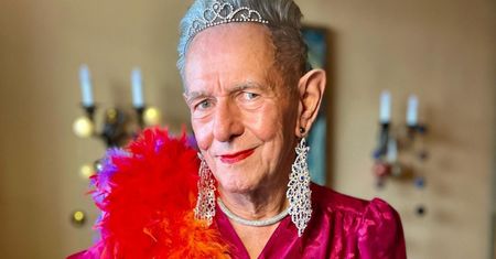 Andrzej jest gejem i drag queen. W PRL-u nie miał żadnych problemów