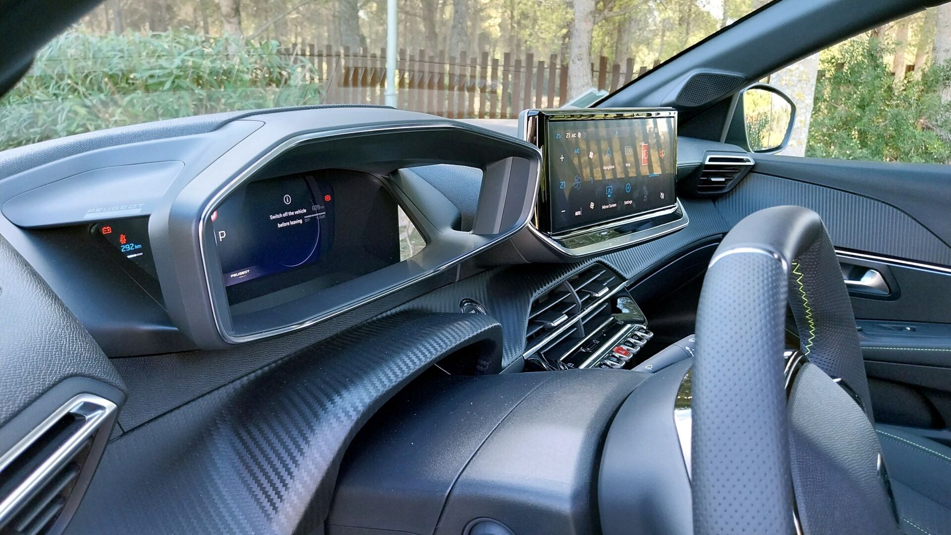 Peugeot e-208