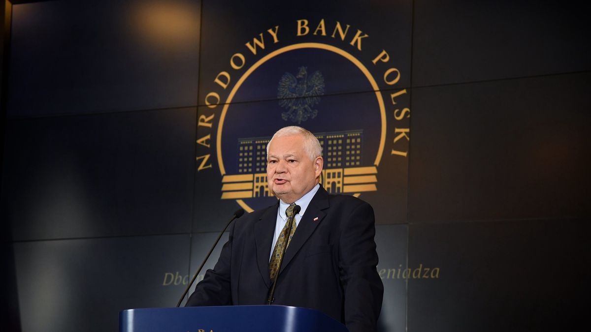 Prezes NBP Adam Glapiński znalazł się na celowniku swoich poprzedników