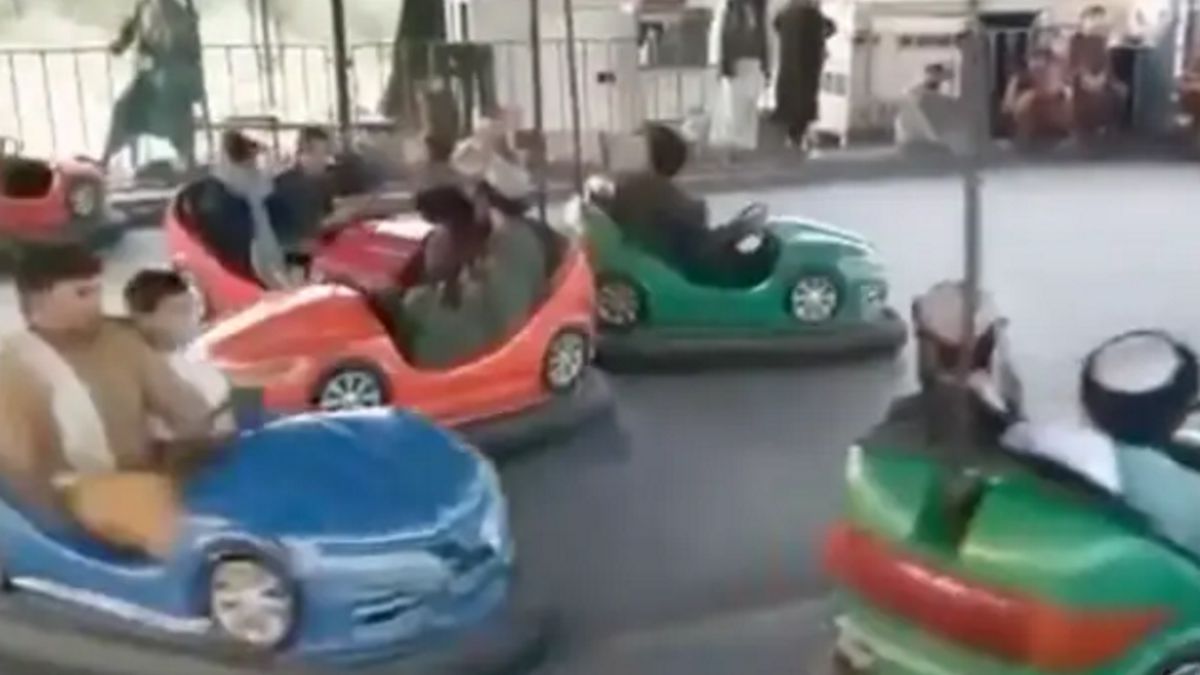 Talibowie odwiedzili wesołe miasteczko