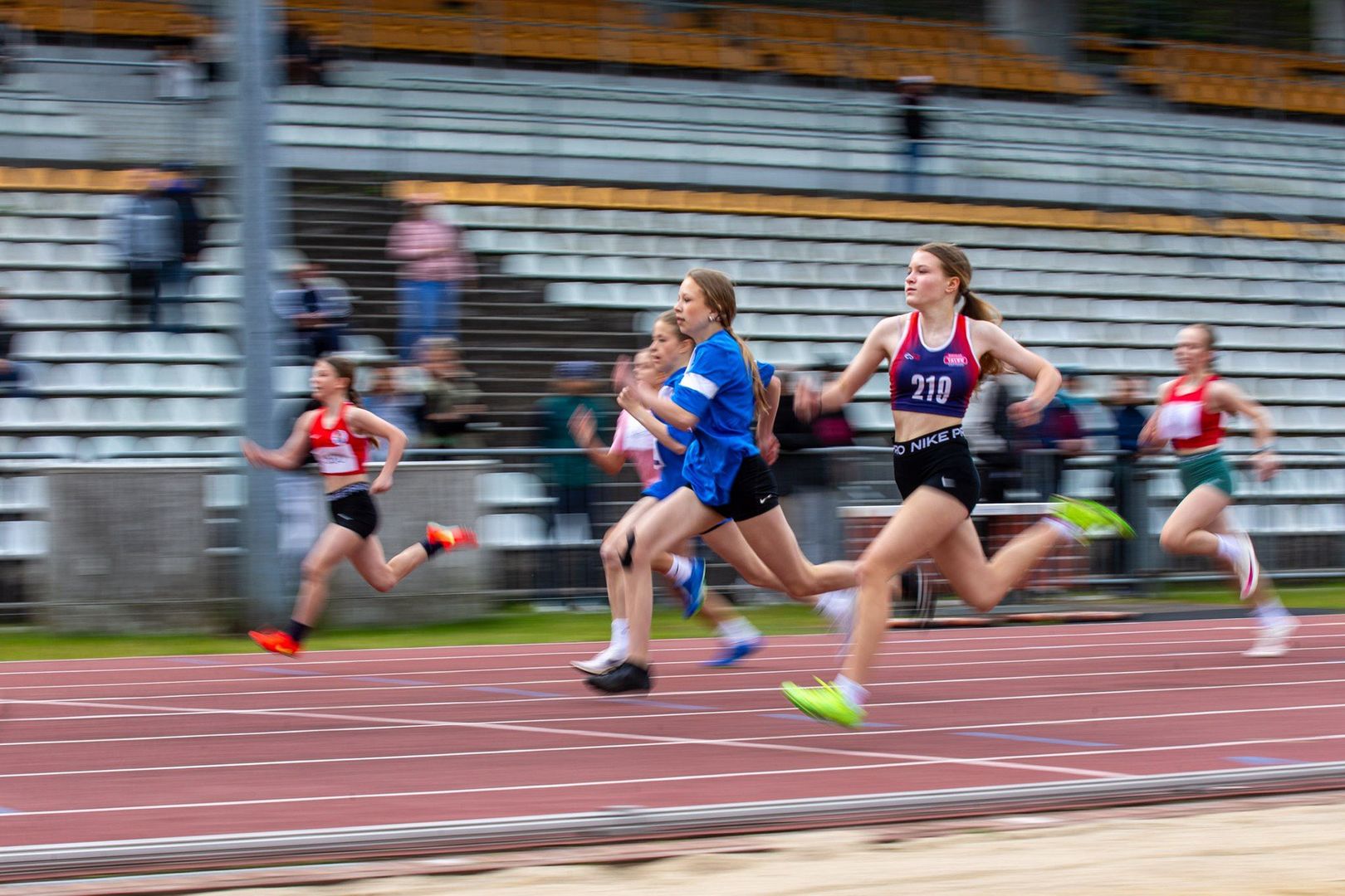 Młodzież na starcie. Sportowe emocje podczas XXVI Wojewódzkich Igrzysk Młodzieży Szkolnej w Słupsku