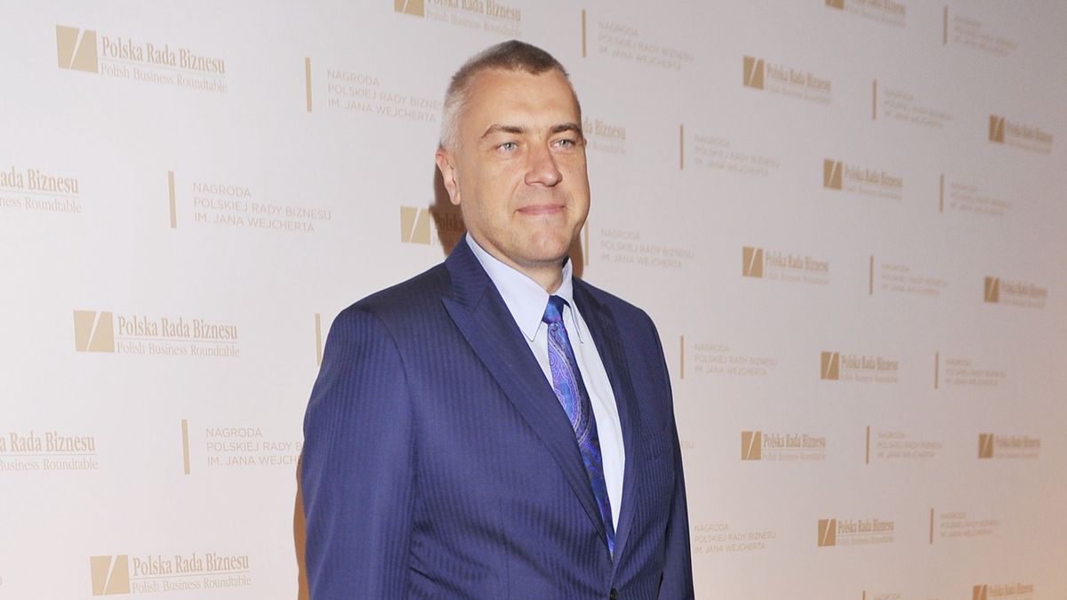 scena z: Roman Giertych, SK:, , fot. Niemiec/AKPANagroda Polskiej Rady Biznesu, garnitur niebieski, garnitur w paski, sylwetka, Roman Giertych