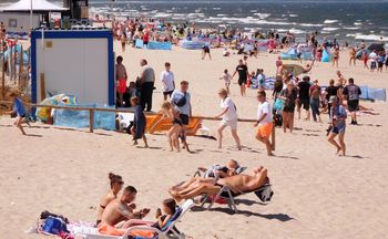Polacy robią to na plaży nagminnie. Mandat może zaboleć
